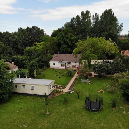 Hidlab Apartman Kimle Bagian luar foto