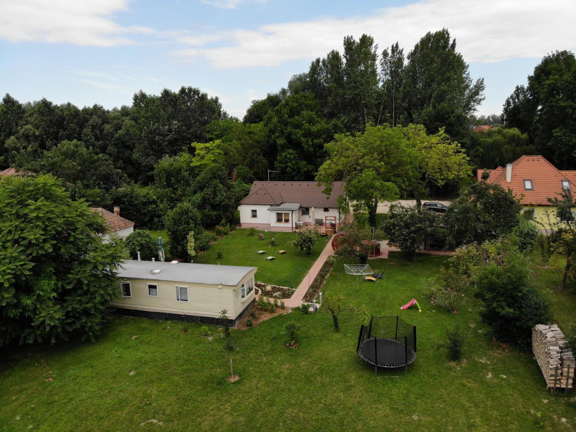 Hidlab Apartman Kimle Bagian luar foto